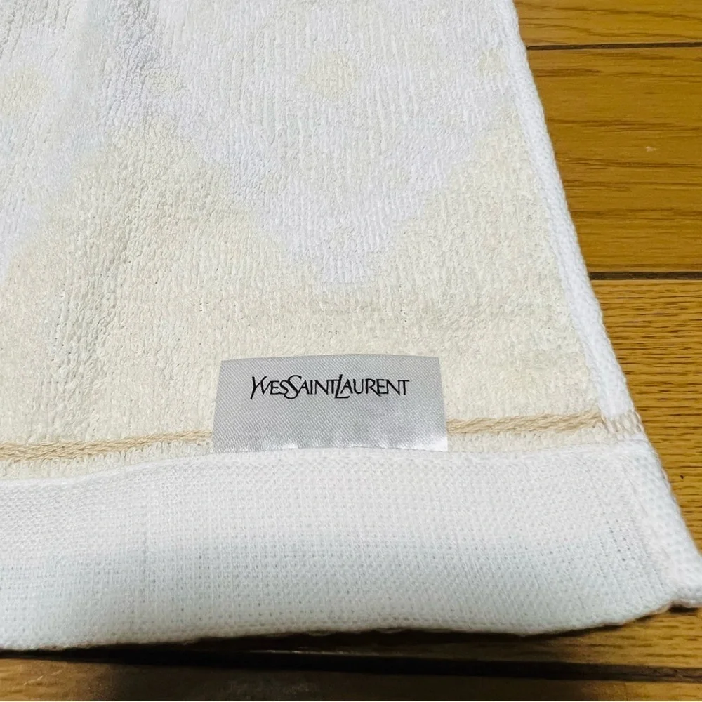 Yves Saint Laurent YSL Logo Beige & White Face/Hand Towel 35 cm x 35 cm